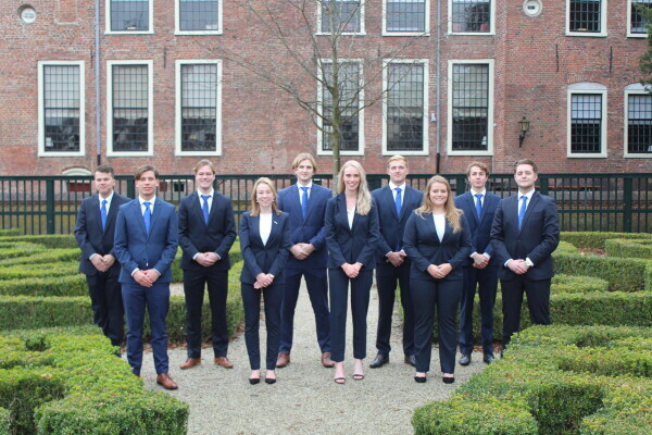 board 2021-2022 group photo